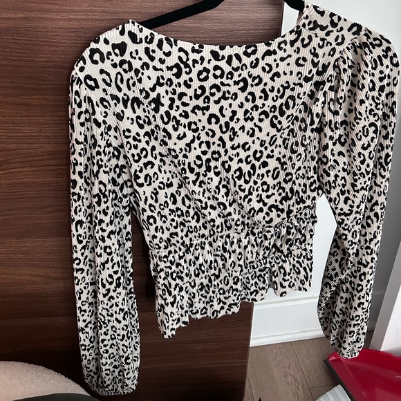 Cheetah print blouse - Picture 3 of 3